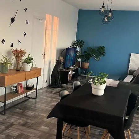 4 Personnes Proche D'un Circuit 24h Du Mans * Le Mans